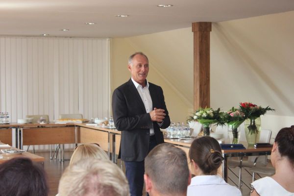 Köztisztviselők munkaértekezlete