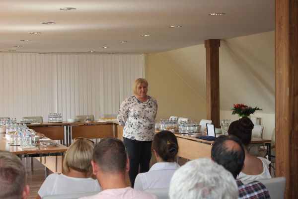 Köztisztviselők munkaértekezlete