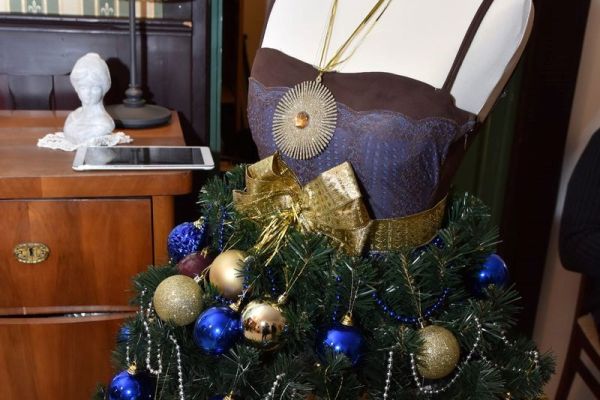 Karácsonyruha-kiállítás