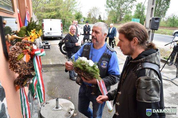 Koszorúzás Eric Fernihough emlékére