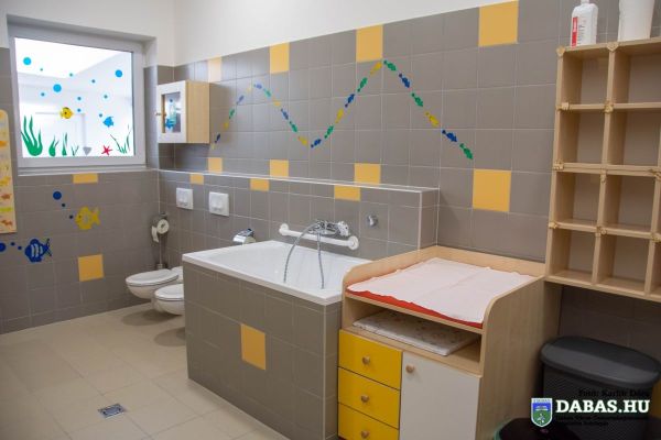 BEFEJEZŐDÖTT DABASON AZ ÚJ BÖLCSŐDE ÉPÍTÉSE