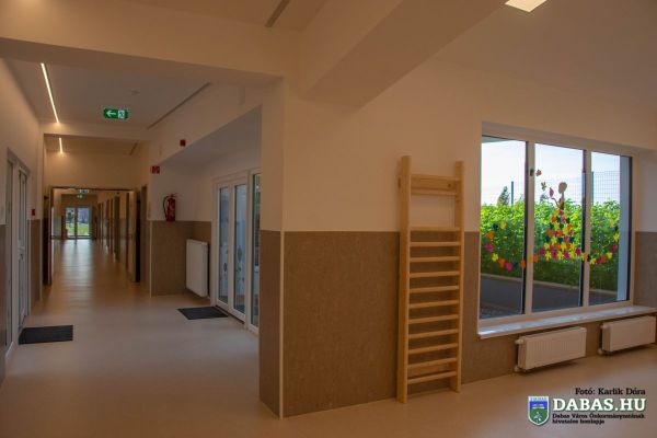 BEFEJEZŐDÖTT DABASON AZ ÚJ BÖLCSŐDE ÉPÍTÉSE