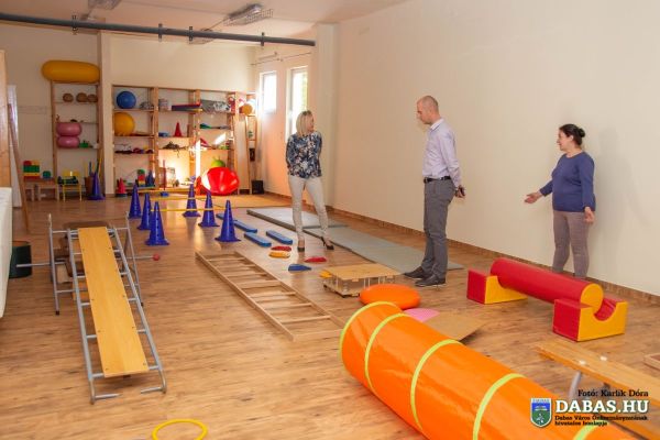 BEFEJEZŐDÖTT DABASON AZ ÚJ BÖLCSŐDE ÉPÍTÉSE