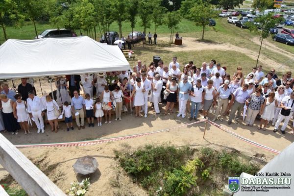 Az Áldos Hagyományőrző Egyesület szobor avató ünnepsége