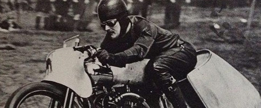 Koszorúzás Eric Fernihough emlékére